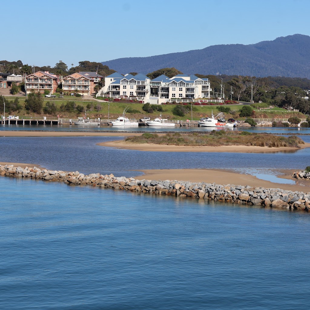 Southbound Escape At The Wharf | 91 Dalmeny Dr, Kianga NSW 2546, Australia | Phone: 0407 106 392