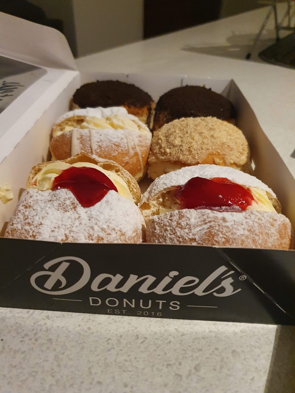 Daniels Donuts Cranbourne | bakery | 15/1085 S Gippsland Hwy, Cranbourne North VIC 3977, Australia | 0472656835 OR +61 472 656 835