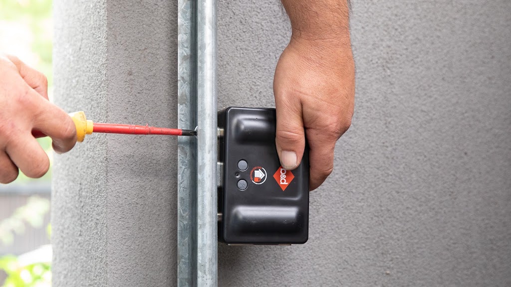 B&D Garage Doors Kilsyth | 147-153 Canterbury Rd, Kilsyth VIC 3137, Australia | Phone: 13 62 63