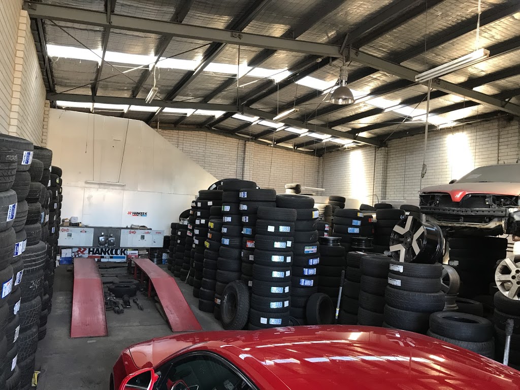 Barry Rd Alignment & Tyres | car repair | 440 Barry Rd, Broadmeadows VIC 3047, Australia | 0393094455 OR +61 3 9309 4455