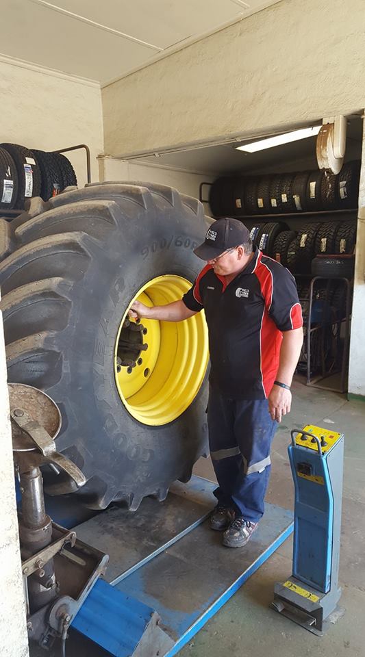 Kel’s Tyres | car repair | 4 Kipling St, Narrogin WA 6312, Australia | 0898811502 OR +61 8 9881 1502