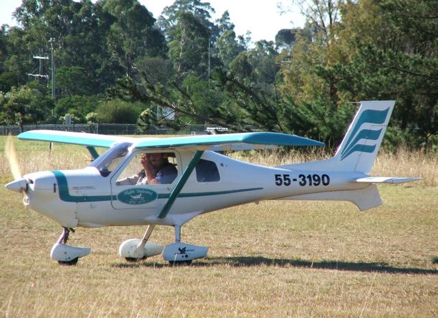 Daves Flying School | university | 995 Burragorang Rd, The Oaks NSW 2570, Australia | 0247774566 OR +61 2 4777 4566