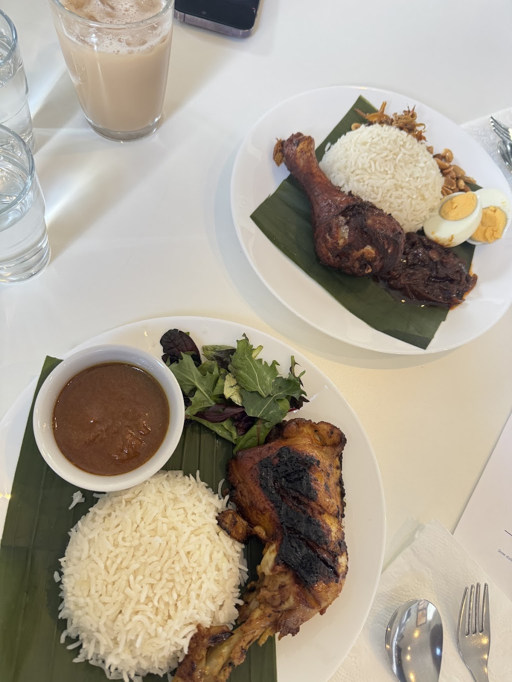 Jalan Jalan Eats | 11 St Cedars Grove, Lake Gardens VIC 3355, Australia | Phone: 0491 637 216