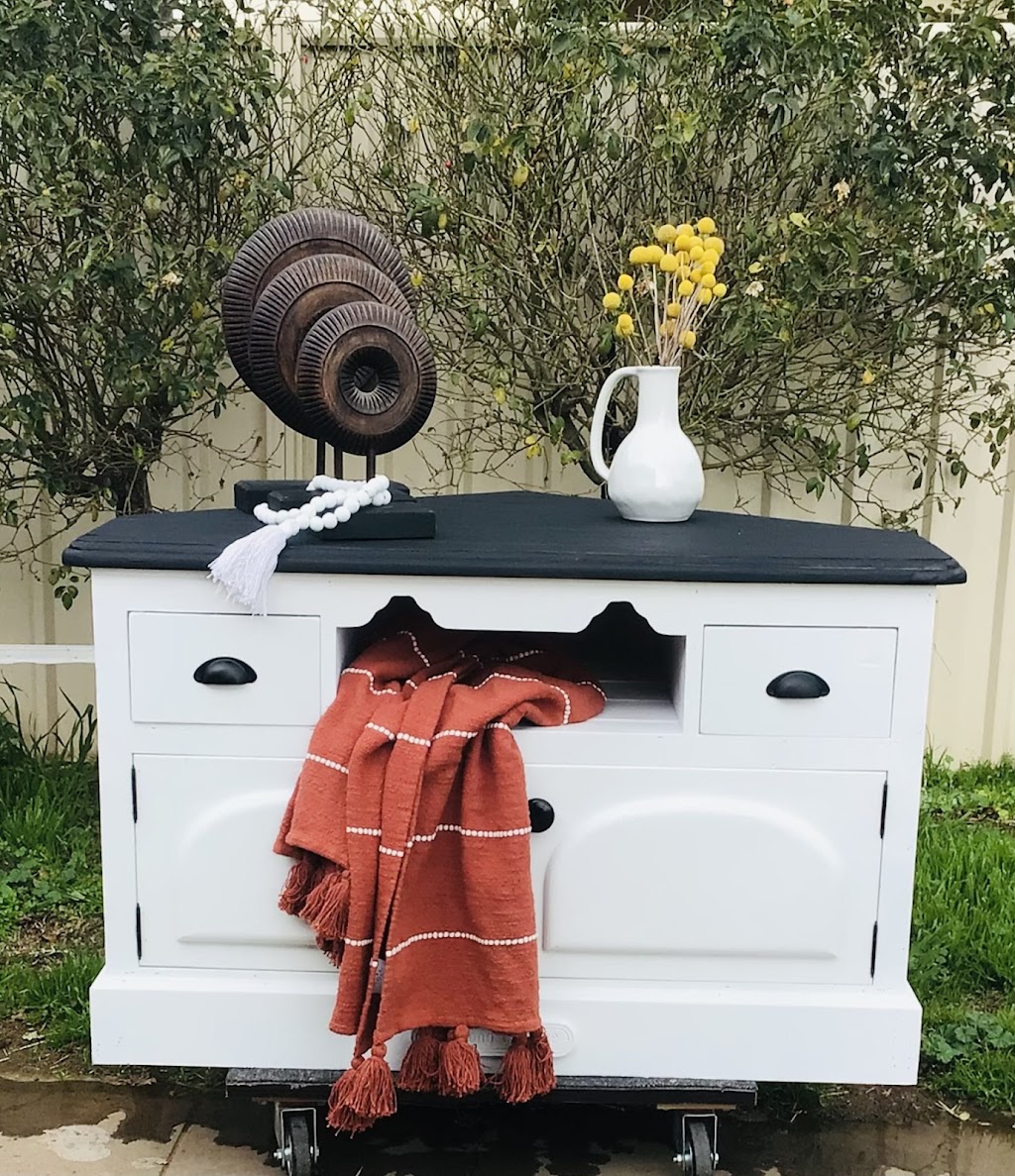 The OdD Chair Studio | 36 Market St, Lockington VIC 3563, Australia | Phone: 0422 358 560
