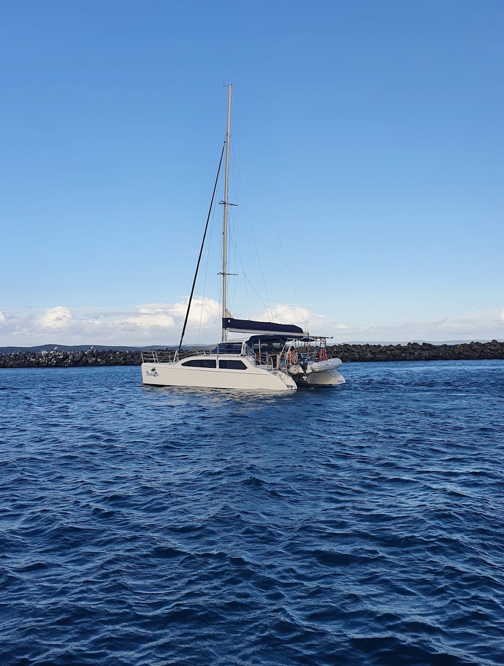 Fraser Island Boat Charters | 17 Buccaneer Dr, Urangan QLD 4655, Australia | Phone: 0488 413 210