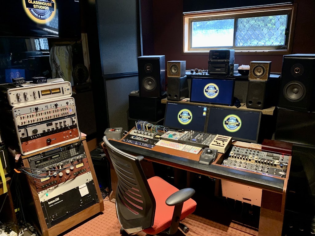 Glasshouse Studios Australia | 11 Peak View Pl, Glass House Mountains QLD 4518, Australia | Phone: 0417 634 460