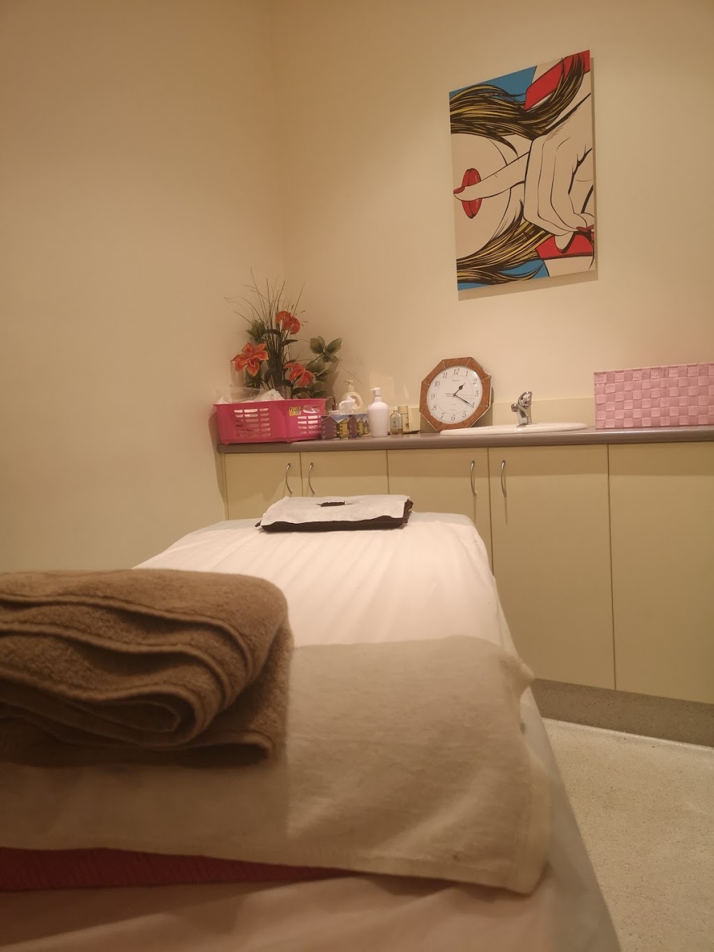 Massage ease | Shop 11 Bridge plaza, 13 Clyde St, Batemans Bay NSW 2536, Australia | Phone: 0451 149 586