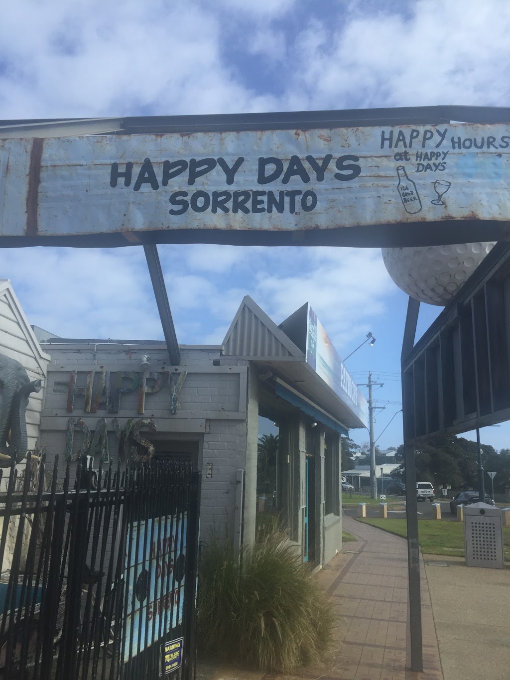 Happy Days Sorrento | art gallery | 155 Ocean Beach Rd, Sorrento VIC 3943, Australia | 0409366488 OR +61 409 366 488
