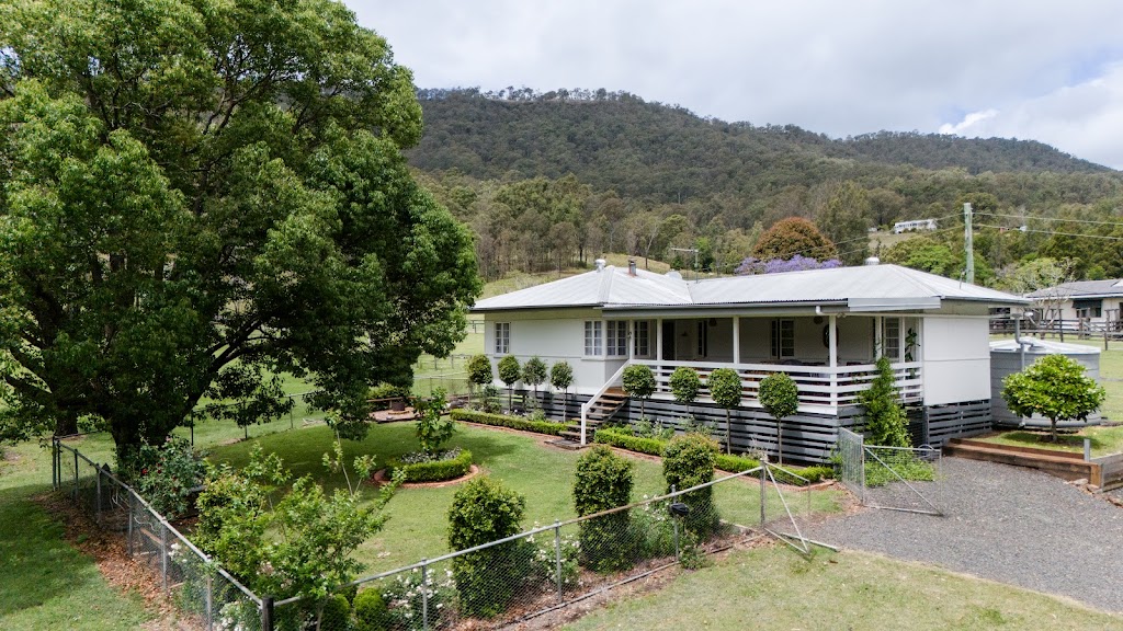 Cottage on Lamington | 653 Lamington National Park Rd, Canungra QLD 4275, Australia | Phone: 0435 014 550