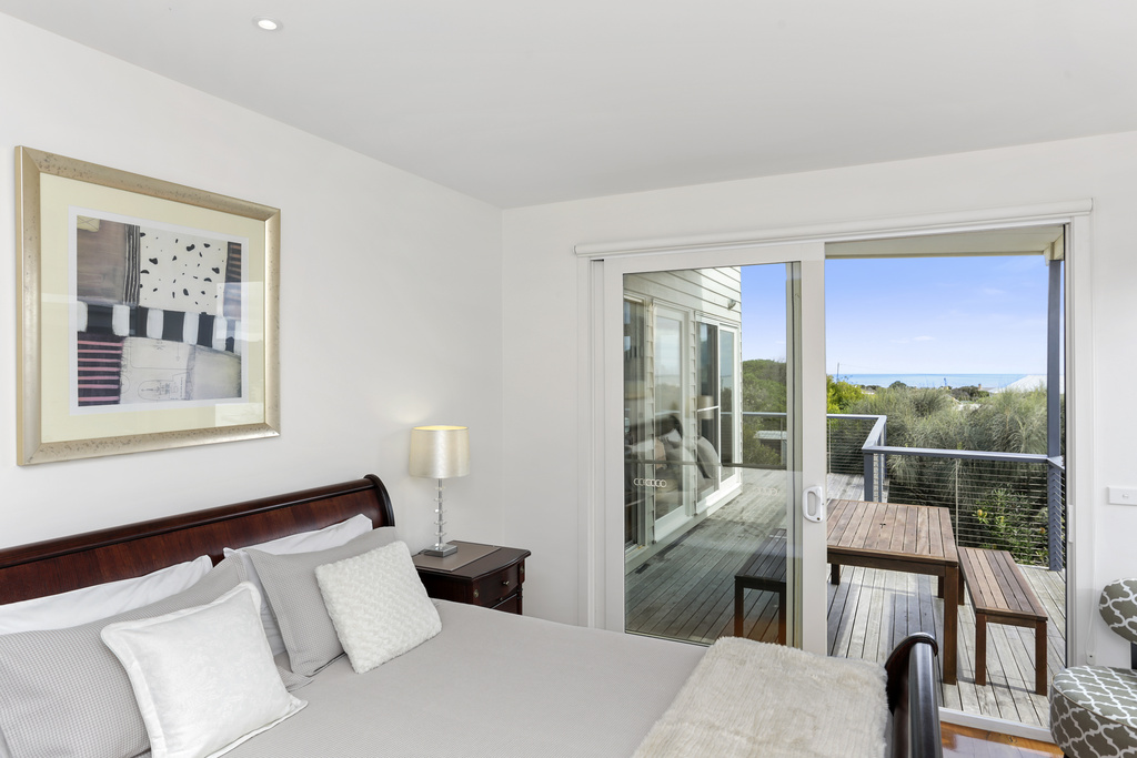 Anchors Beach House | 3/5 Morris St, Port Campbell VIC 3269, Australia | Phone: 0417 434 400