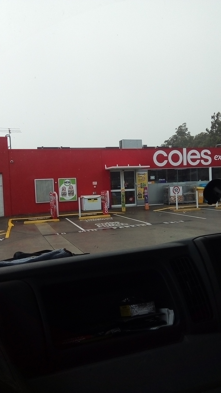 Coles Express | 103/105 W Burleigh Rd, Burleigh Heads QLD 4220, Australia | Phone: (07) 5508 2048