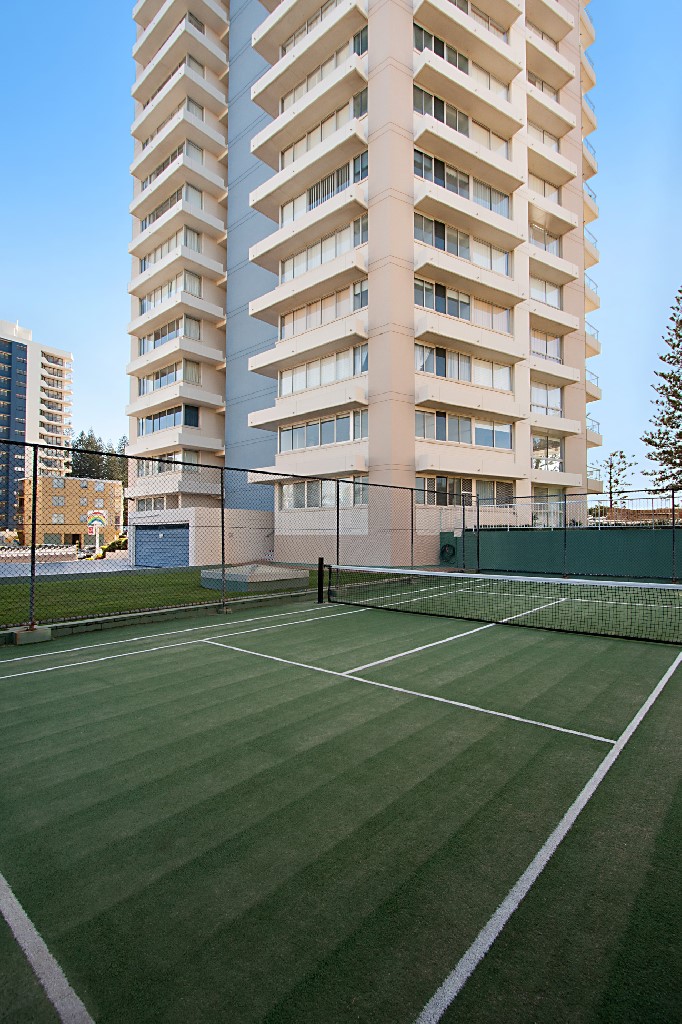 Rainbow Place Holiday Apartments | 180 Marine Parade, Coolangatta QLD 4225, Australia | Phone: (07) 5536 9144