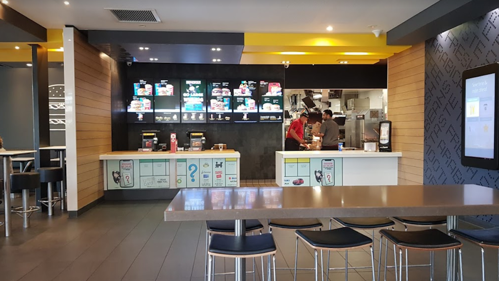 McDonalds Ormeau | meal takeaway | 170 Pascoe Rd, Ormeau QLD 4208, Australia | 0755490323 OR +61 7 5549 0323