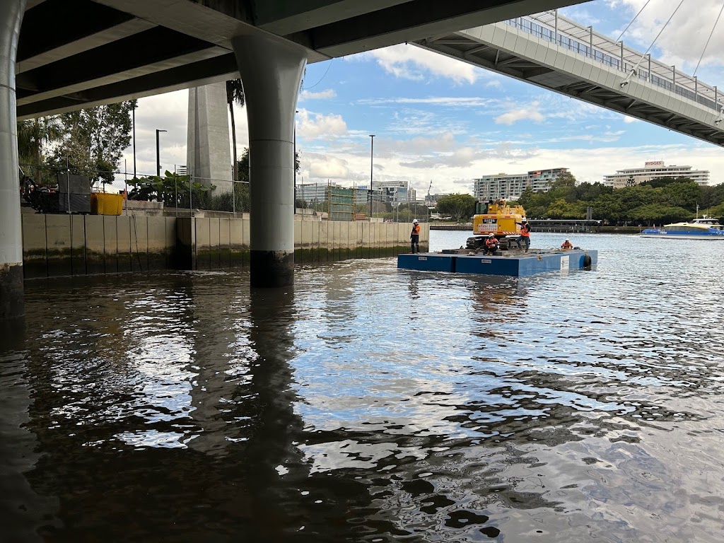 East Coast Ezi Hire | 124 Rocky Passage Rd, Redland Bay QLD 4165, Australia | Phone: 0459 443 182