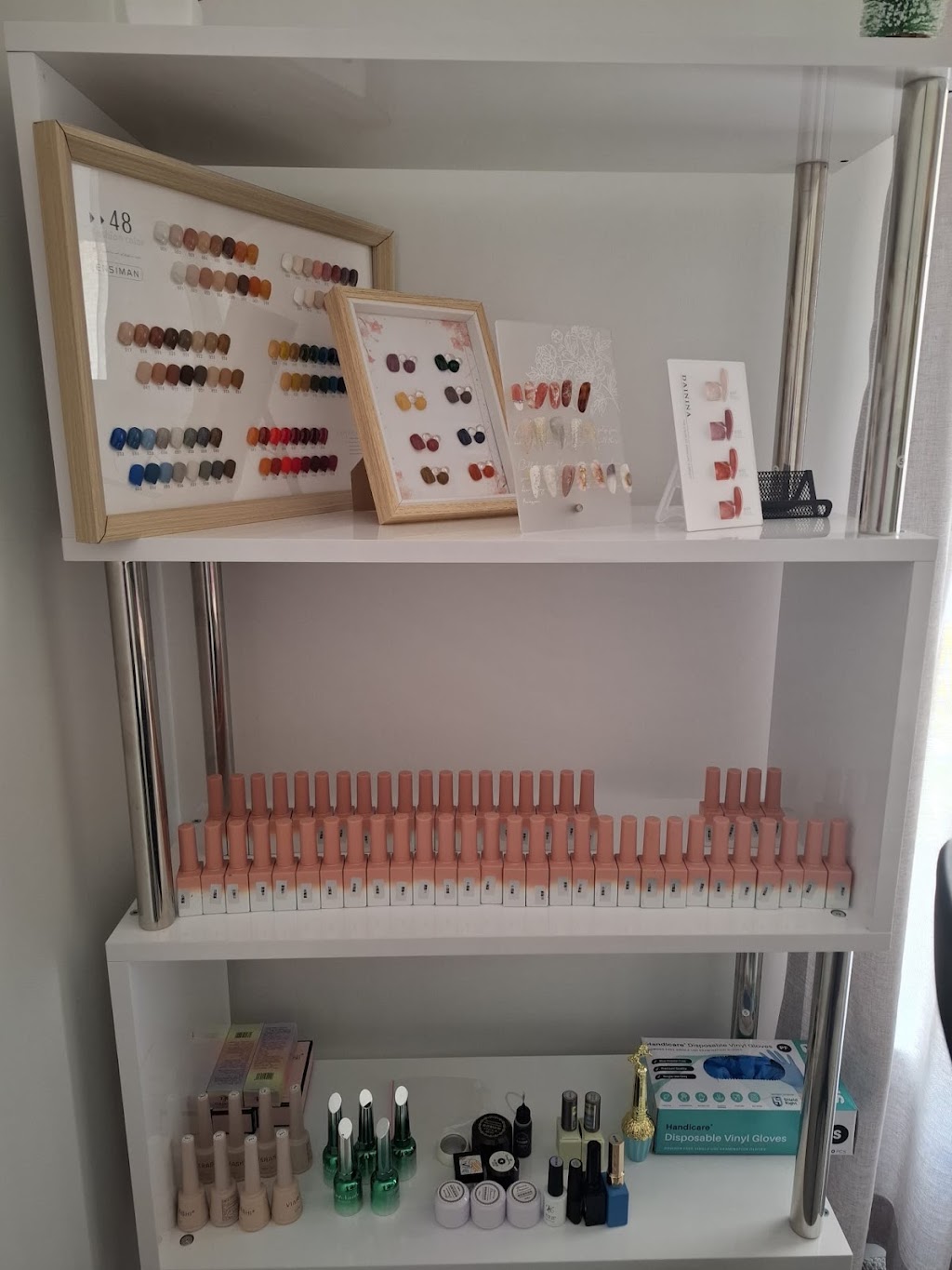 Selinas Beauty Nail Salon | 5 Barrett Rd, Maddingley VIC 3340, Australia | Phone: 0497 411 799