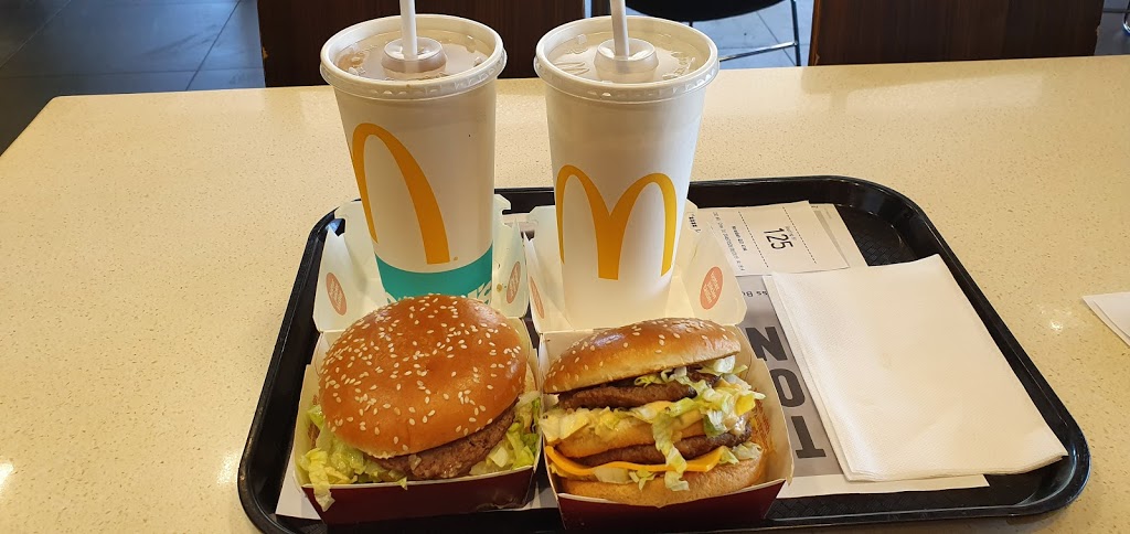 McDonalds Moranbah | meal takeaway | Cnr Moranbah Access & Cunningham Roads, Moranbah QLD 4744, Australia | 0749419720 OR +61 7 4941 9720