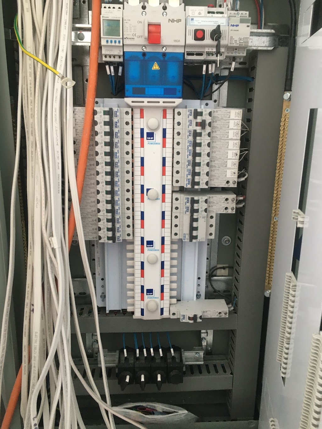 Crossover Electrical | Swan St, Bagdad TAS 7030, Australia | Phone: 0417 391 346