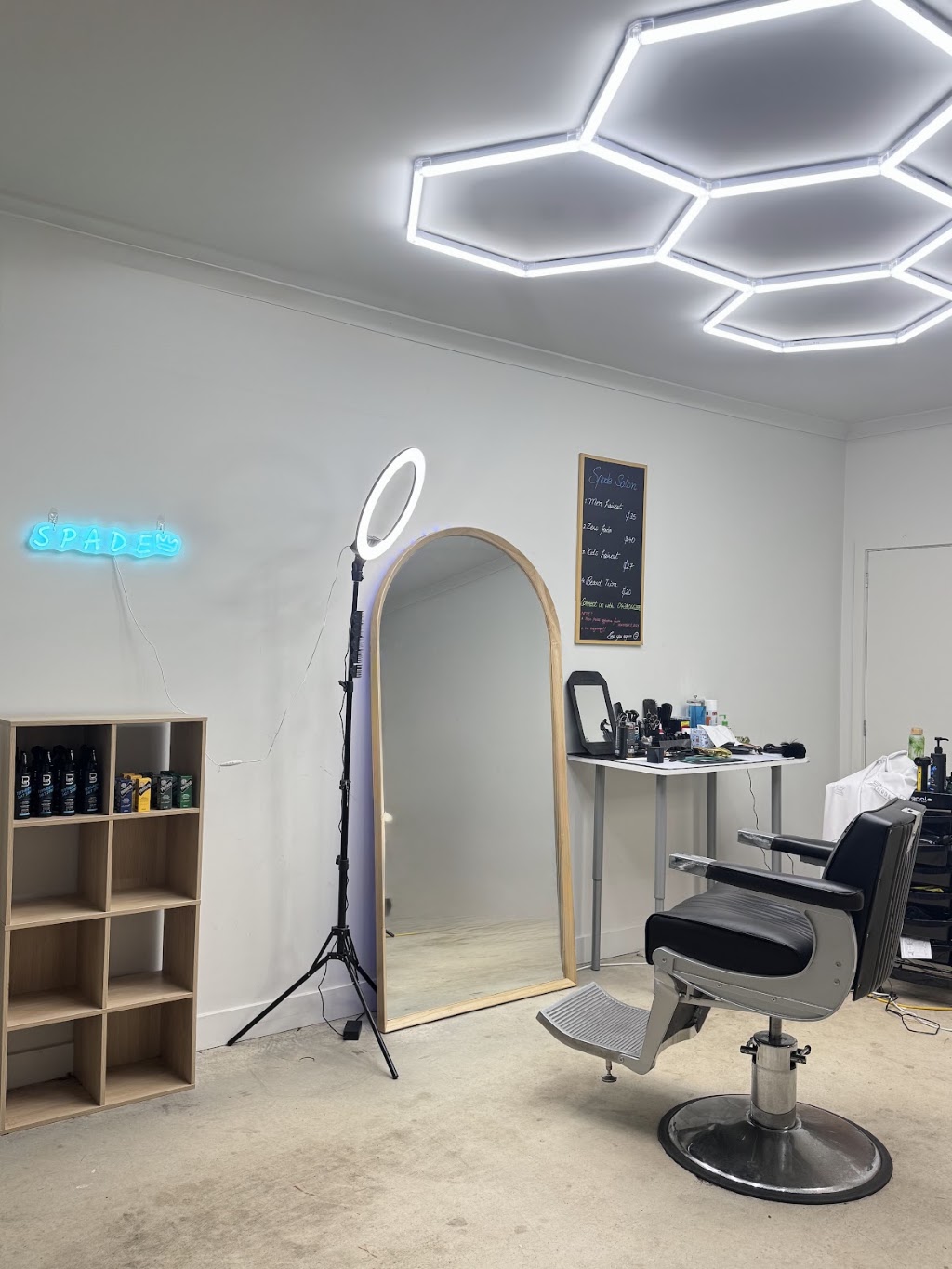 Spade Salon | 10 Lapis St, Armstrong Creek VIC 3217, Australia | Phone: 0478 531 590