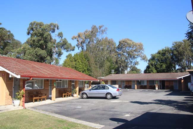 Central Coast Motel | lodging | 1A Cutler Dr, Wyong NSW 2259, Australia | 0243532911 OR +61 2 4353 2911