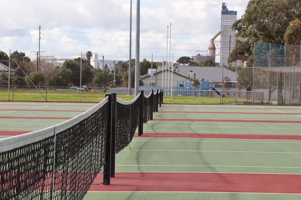Port Adelaide Tennis Club | Largs Reserve, Woolnough Rd, Largs Bay SA 5016, Australia | Phone: (08) 8449 4429