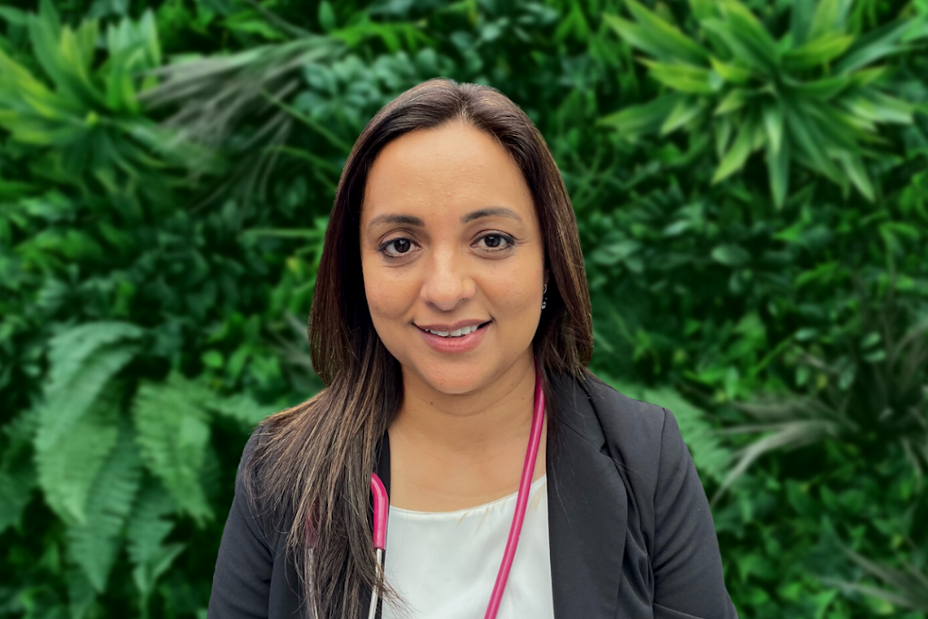 Dr Roli Vatss | 67 King St, Warrawong NSW 2502, Australia | Phone: (02) 4243 9250