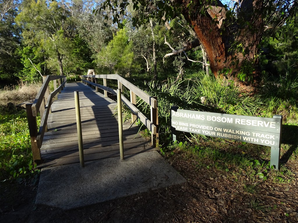 Abrahams Bosom Reserve Walking Track | park | Abrahams Bosom Reserve, Gerringong St, Beecroft Peninsula NSW 2540, Australia | 0244293111 OR +61 2 4429 3111