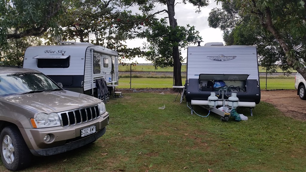 Palm Tree Caravan Park | 49450 Bruce Hwy, Ingham QLD 4850, Australia | Phone: (07) 4776 2403