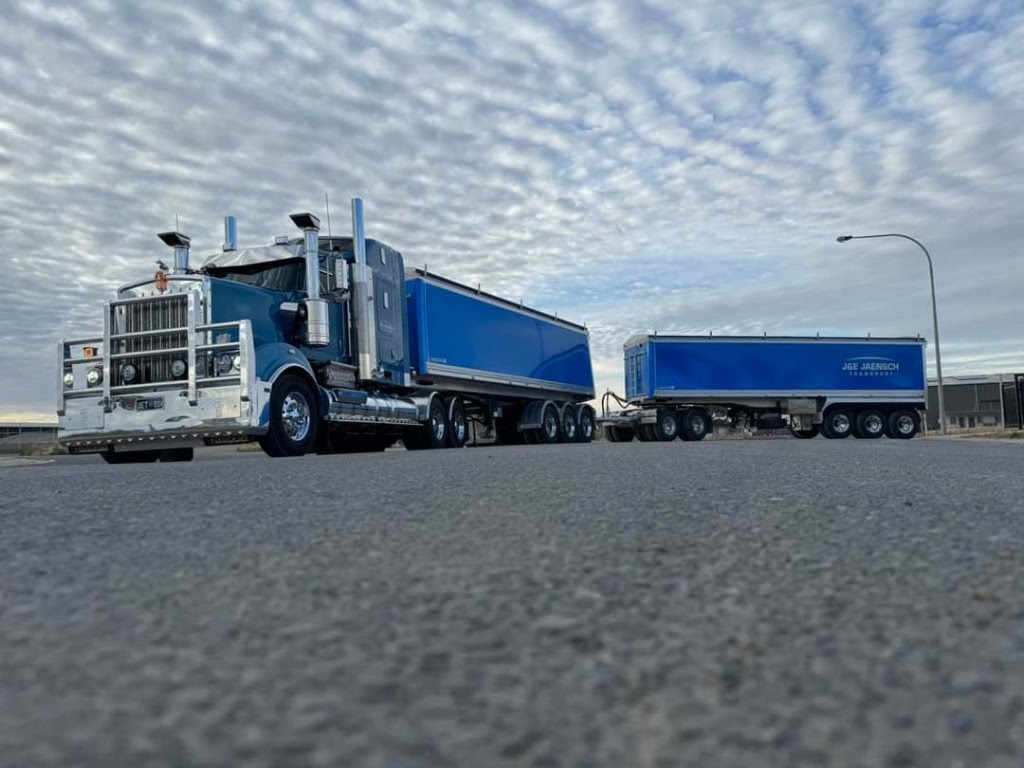 JET Trucking pty ltd | 5 McLean Rd, Monarto South SA 5254, Australia | Phone: 0466 554 917