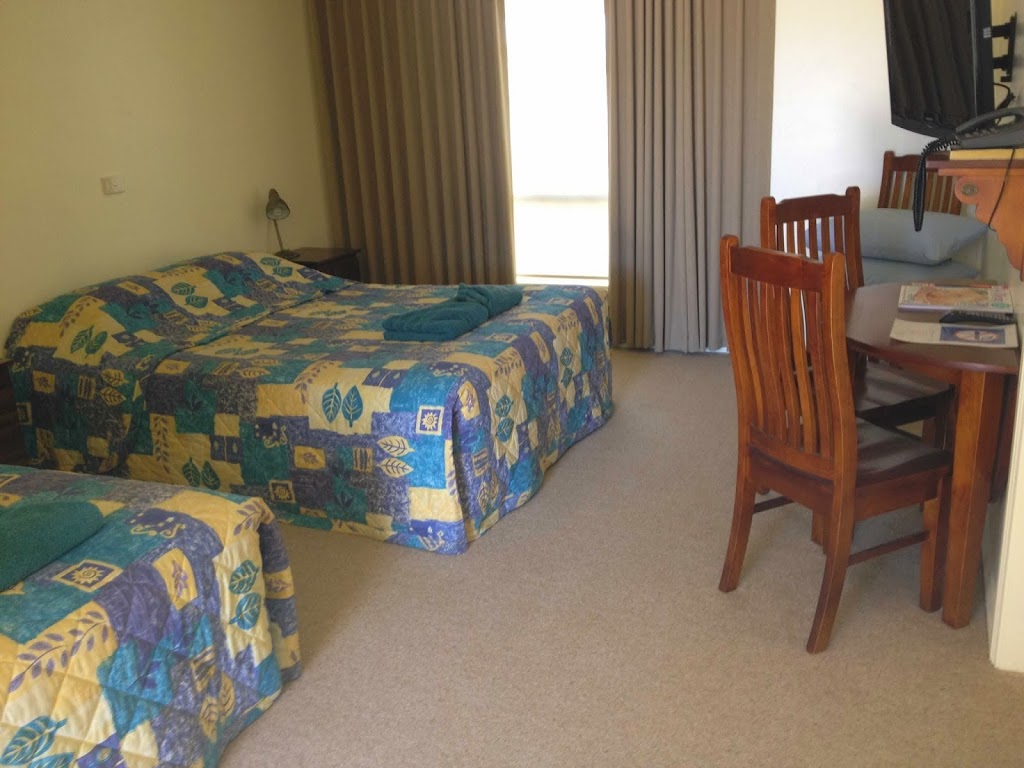 Jerilderie Motor Inn | lodging | 4 Jerilderie St, Jerilderie NSW 2716, Australia | 0358861360 OR +61 3 5886 1360