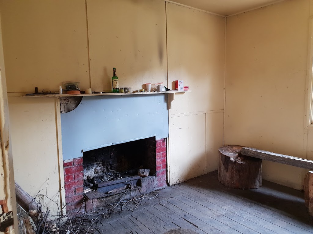 Frank and Jacks Hut | lodging | Old Boboyan Rd, Rendezvous Creek ACT 2620, Australia