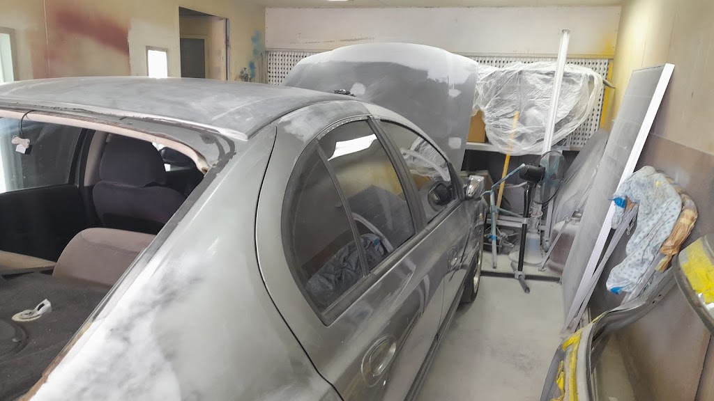 Kanwal Smash Repairs | Factory 15/14-16 Arizona Rd, Charmhaven NSW 2263, Australia | Phone: (02) 4392 2723