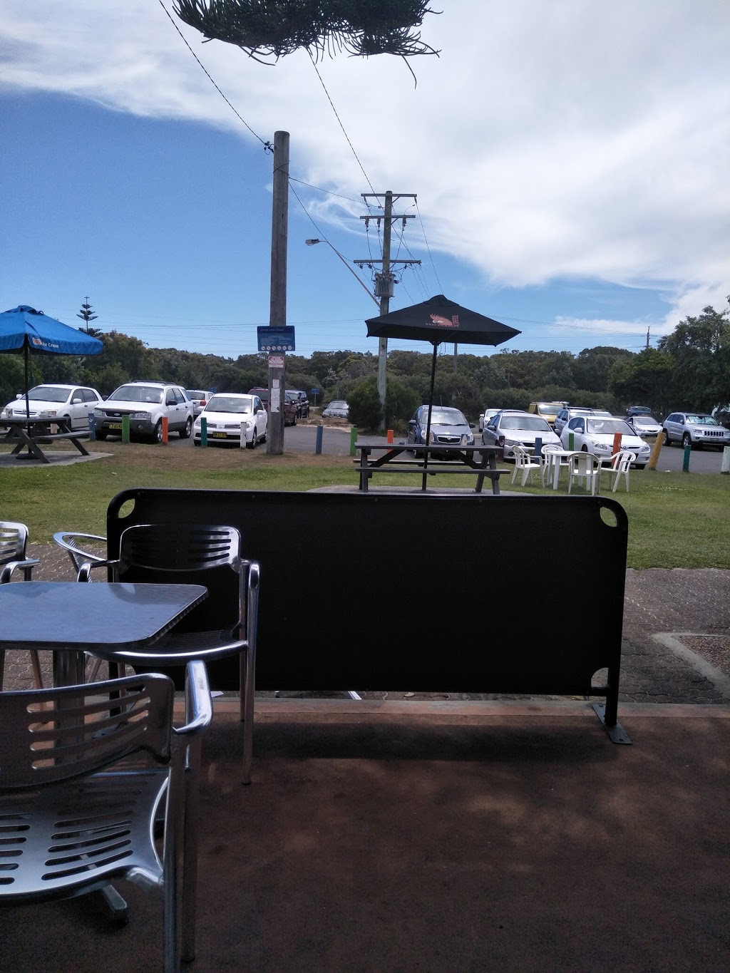 Lakes Beach Cafe | Budgewoi Rd, Budgewoi NSW 2262, Australia | Phone: (02) 4397 2001
