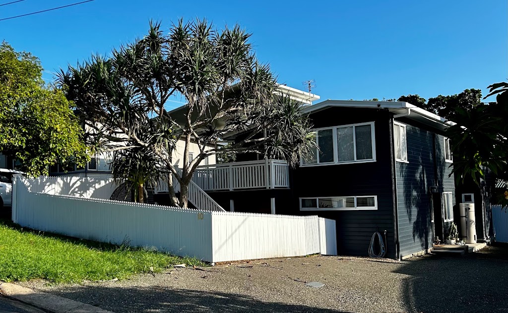 Cooee Bay Beach House | lodging | 10 Cathne St, Cooee Bay QLD 4703, Australia | 0419646694 OR +61 419 646 694