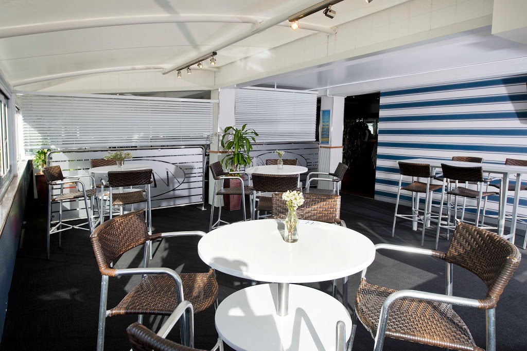 Mavericks on the Bay | restaurant | dAlbora Marina, Teramby Rd, Nelson Bay NSW 2315, Australia | 0249841203 OR +61 2 4984 1203