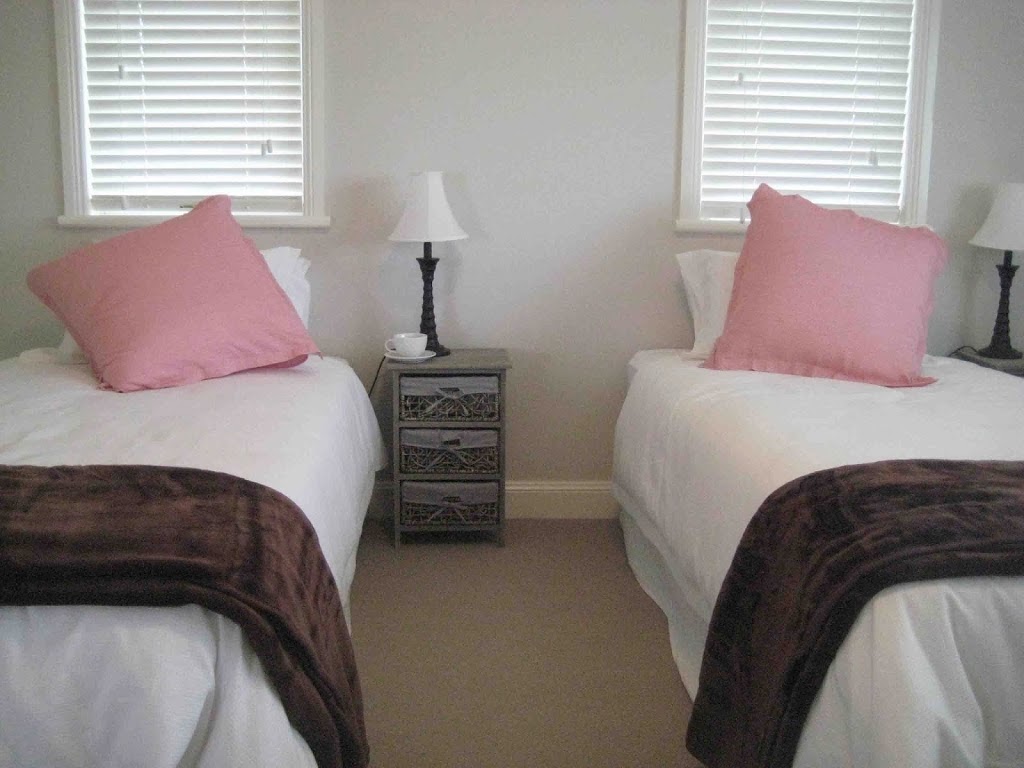 Aurelias Farm B&B | 130 Gostwyck Rd, Uralla NSW 2358, Australia | Phone: 0434 408 163