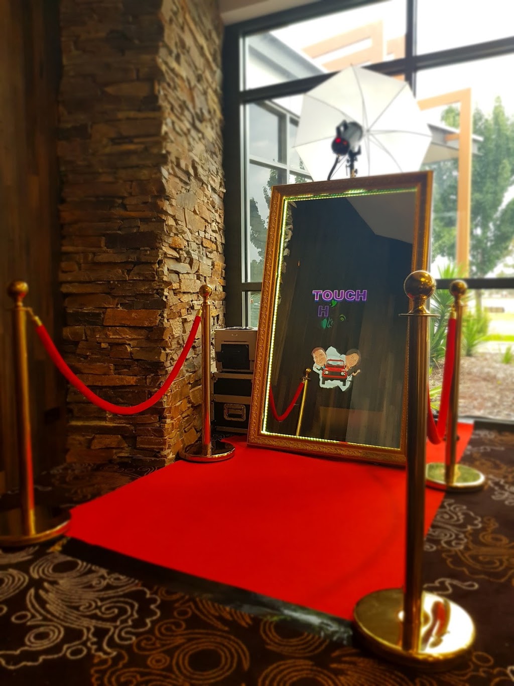 Oz Photo Booths | 21 Gilbee Rd, Truganina VIC 3029, Australia | Phone: 0468 630 955