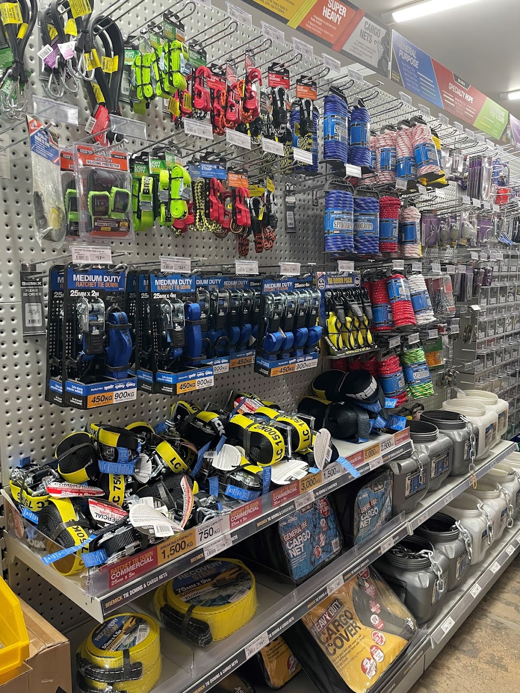 Hoadleys Hardware | 22 Adelaide St, Blayney NSW 2799, Australia | Phone: (02) 6361 2301