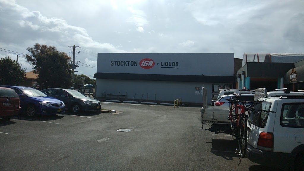 IGA Stockton Plus Liquor | store | 53 Mitchell St, Stockton NSW 2295, Australia | 0249281599 OR +61 2 4928 1599