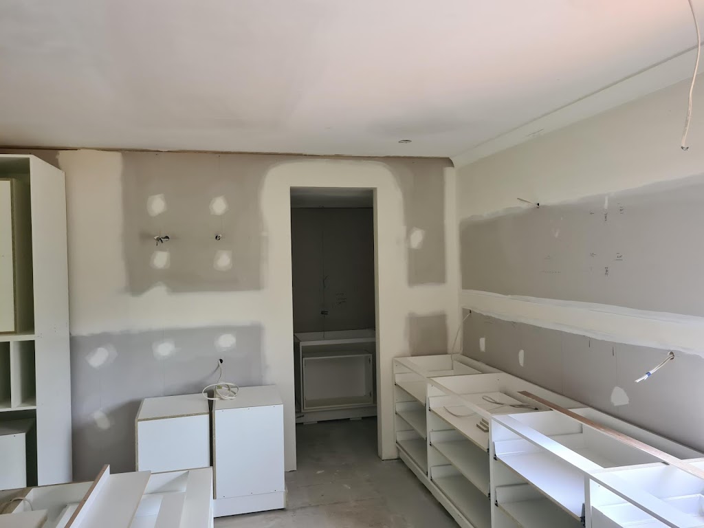 Press Plastering |  | 19 Eckert Rd, Boonooroo QLD 4650, Australia | 0405968433 OR +61 405 968 433