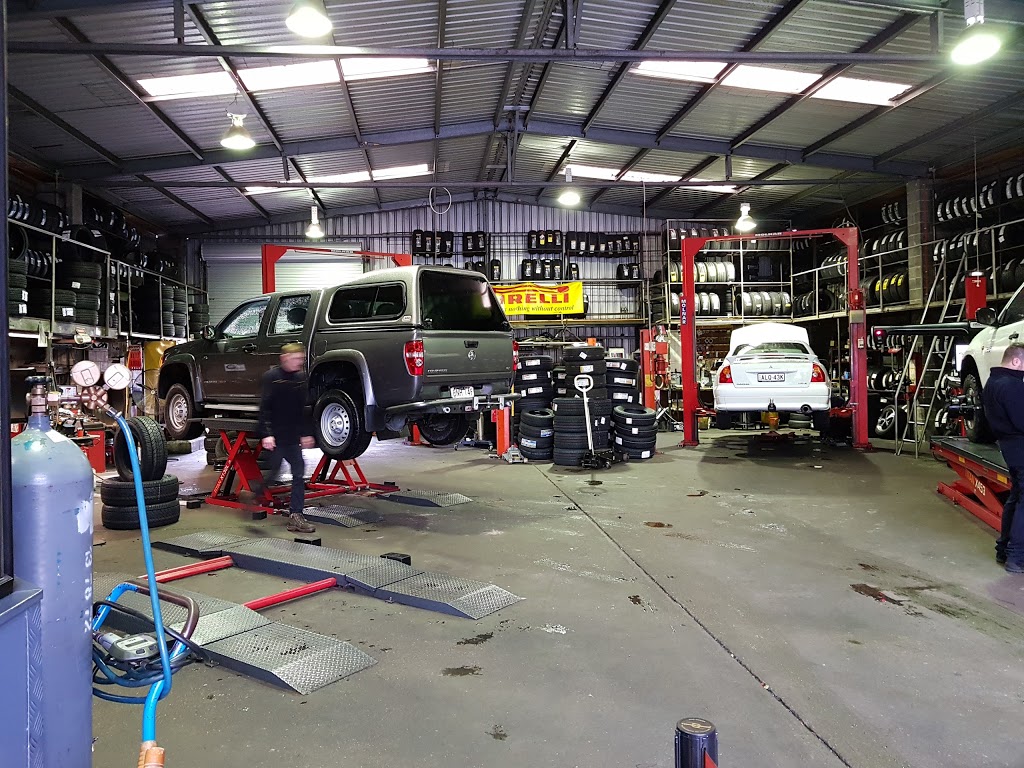 JAX Tyres Warners Bay (62 Medcalf St) Opening Hours
