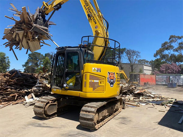 Tiger Demolition and Excavation team | 1 Natural Dr, Craigieburn VIC 3064, Australia | Phone: 0411 153 444