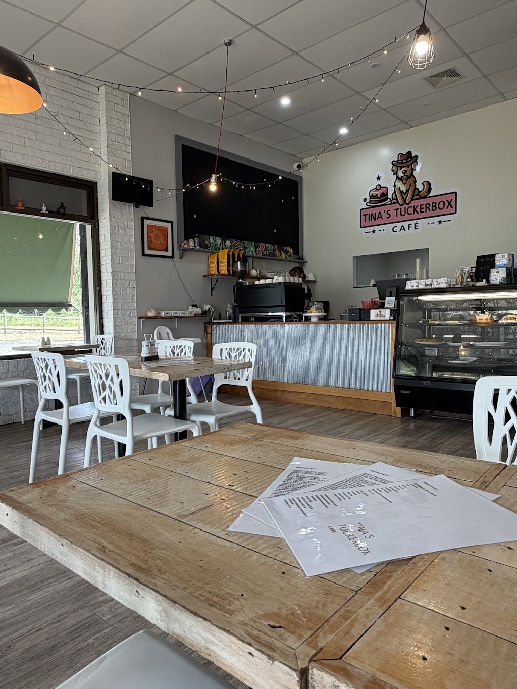 Tinas Tuckerbox | 656 Toowoomba Connection Rd, Withcott QLD 4352, Australia | Phone: 0439 689 152