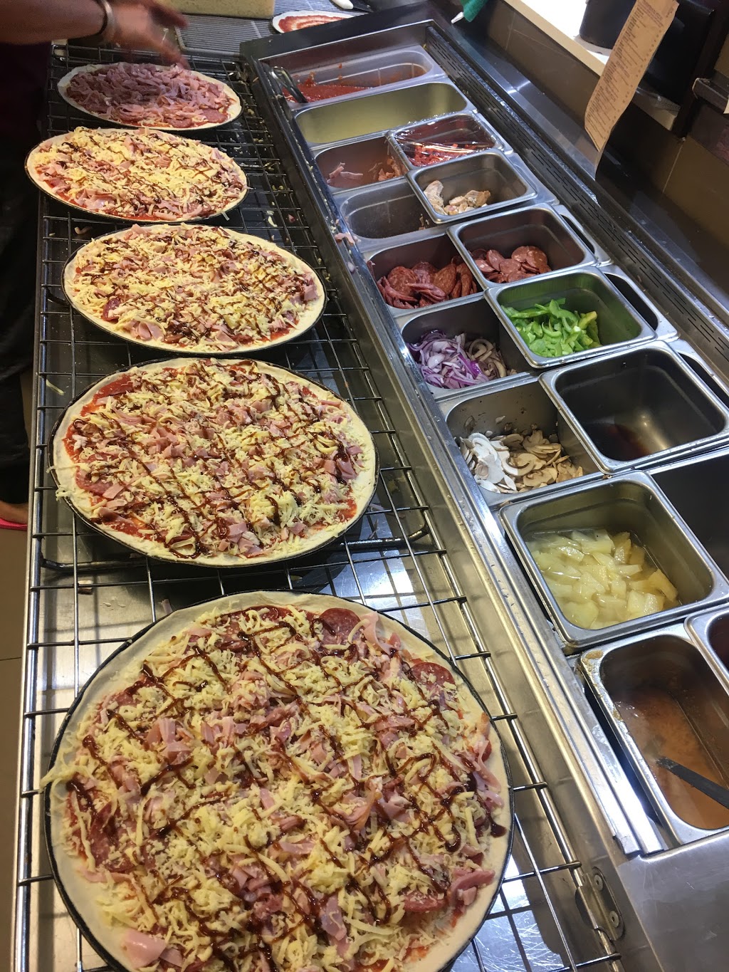 Davidson Pizzeria | meal takeaway | 2-6 Yindela St, Davidson NSW 2085, Australia | 0299727785 OR +61 2 9972 7785