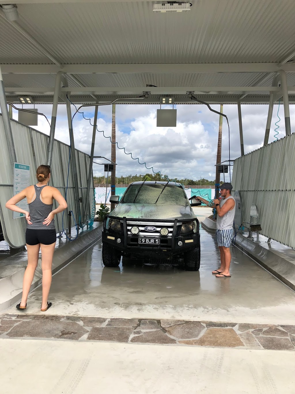 Northshore Car Wash | car wash | 6 Galax Entrance, Corner, Opposite the Bunnings, Nexus Dr, Burdell QLD 4818, Australia | 0491257973 OR +61 491 257 973