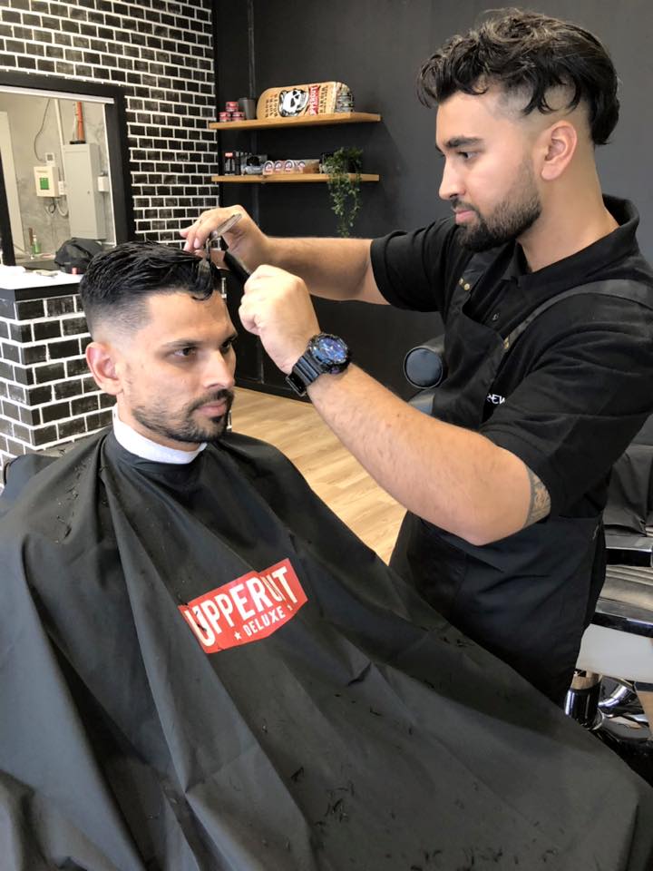 Razor Bros Barber Shop | hair care | shop 4/16-22 Yarrabilba Dr, Yarrabilba QLD 4207, Australia | 0755155771 OR +61 7 5515 5771