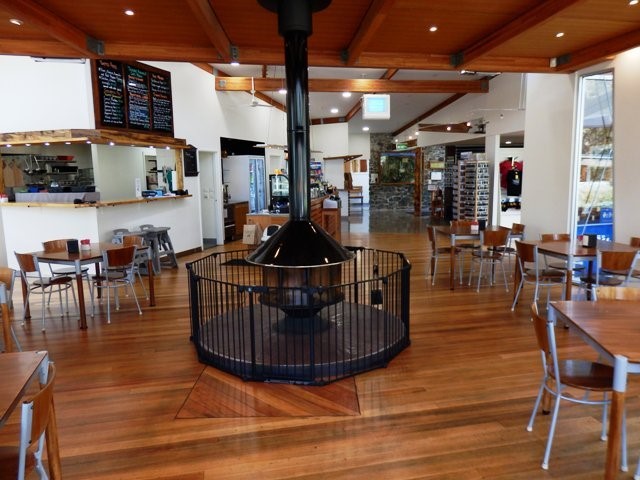 Cradle Mountain Fireplaces | home goods store | 2 E Westbury Pl, Deloraine TAS 7304, Australia | 1800669641 OR +61 1800 669 641
