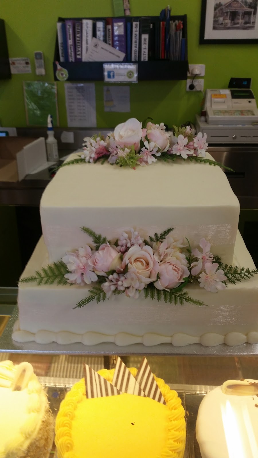 Country Cakes | bakery | 6 Russell St, Quarry Hill VIC 3550, Australia | 0354423601 OR +61 3 5442 3601