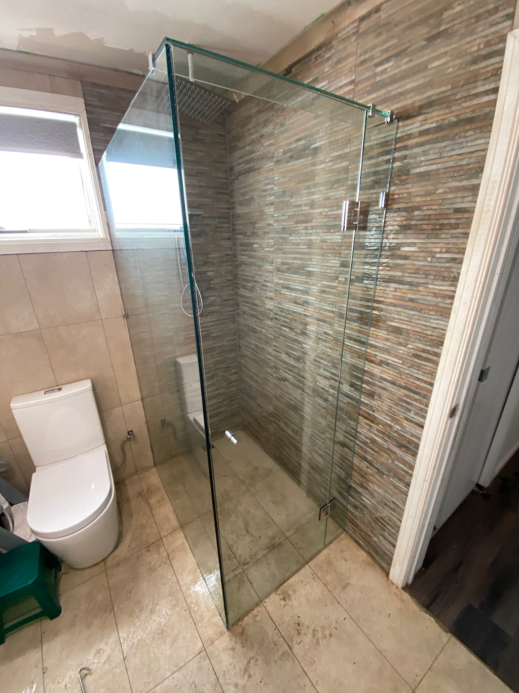 Sunrise shower screens | 28 Prime St, Mickleham VIC 3064, Australia | Phone: 0474 469 926