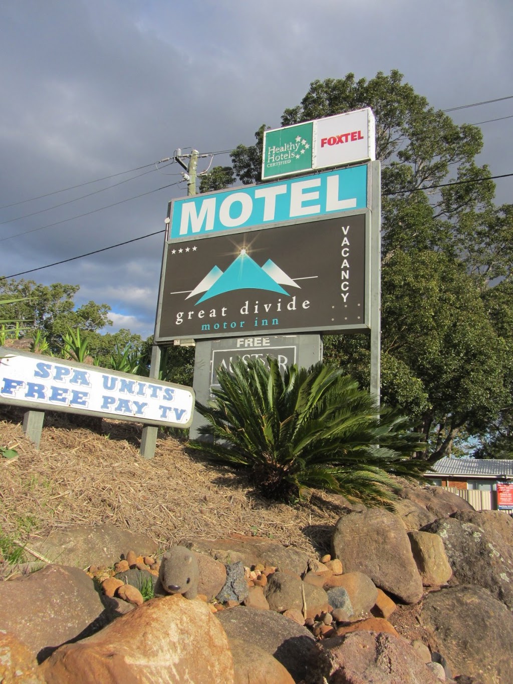 Great Divide Motor Inn | lodging | 5-7 Herries St, East Toowoomba QLD 4350, Australia | 0746396646 OR +61 7 4639 6646