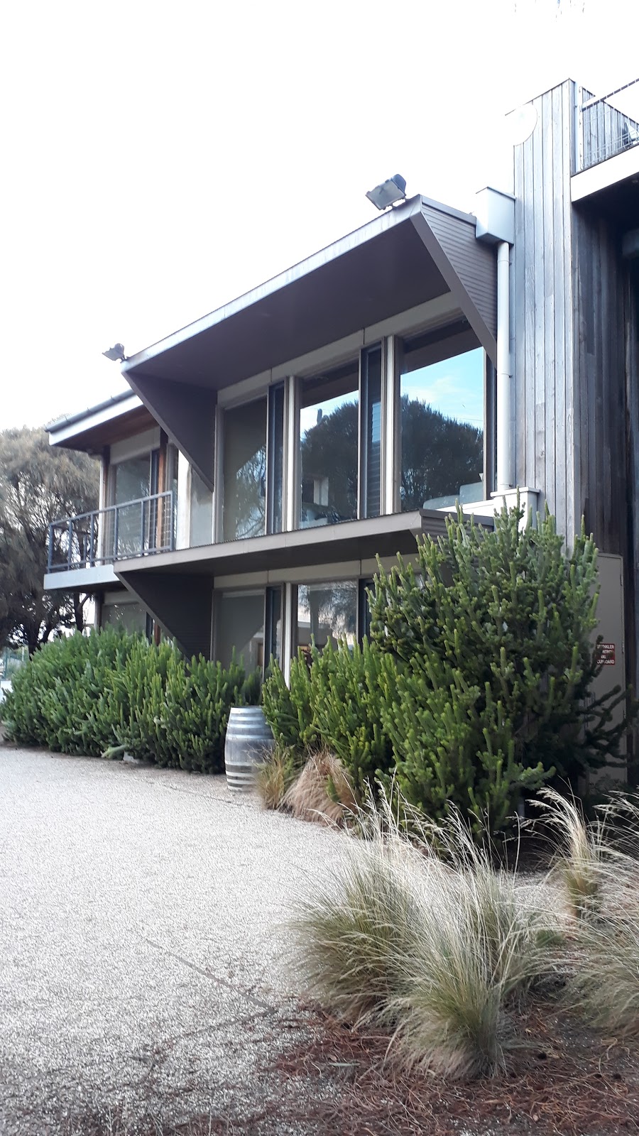 Apollo Bay Eco YHA | lodging | 5 Pascoe St, Apollo Bay VIC 3233, Australia | 0352377899 OR +61 3 5237 7899